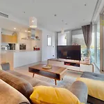 Superior One Bedroom Apartment With Sea & Old Town View