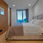 Superior One Bedroom Apartment With Sea & Old Town View