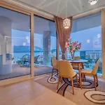 Superior One Bedroom Apartment With Sea & Old Town View