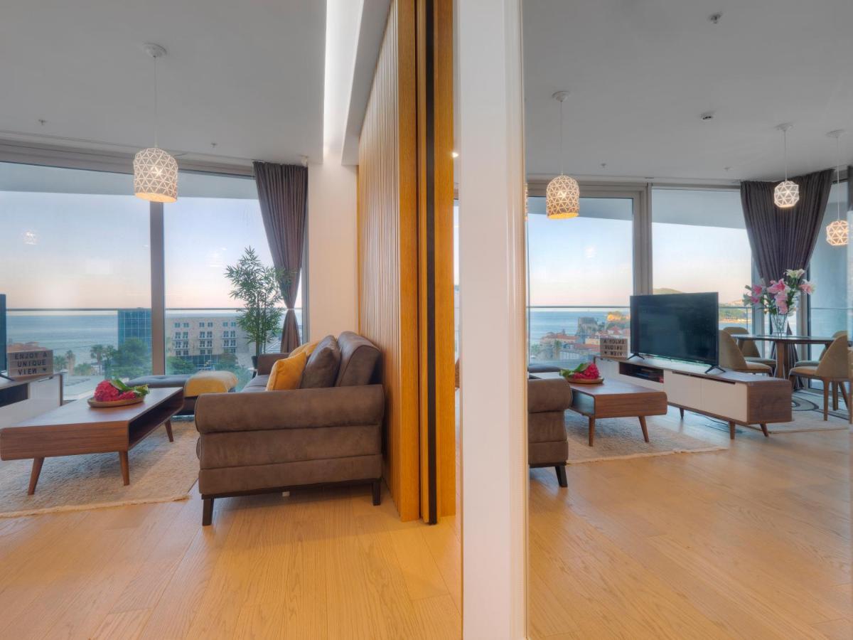 Superior One Bedroom With Sea & Old Town View