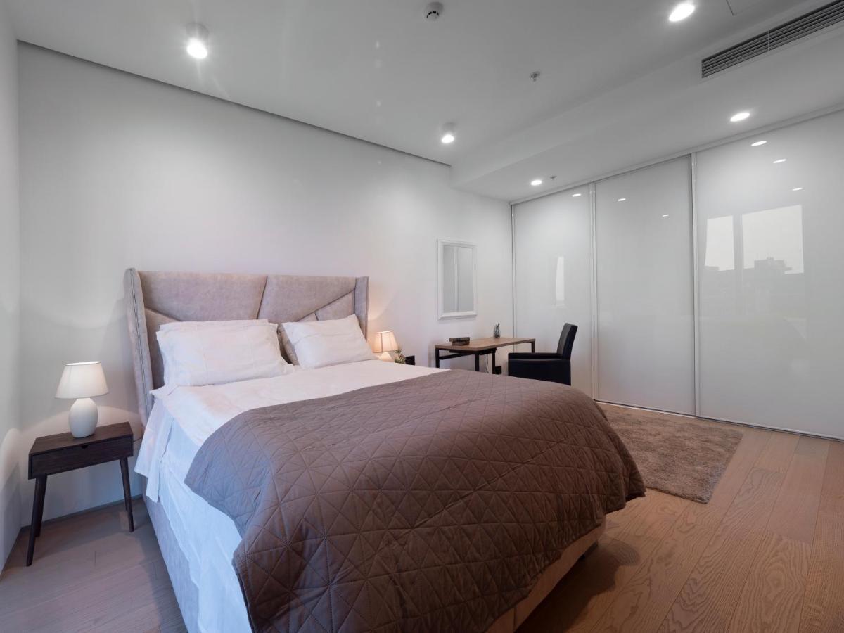 Superior One Bedroom With Sea & Old Town View *
