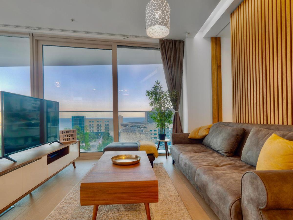Superior One Bedroom With Sea & Old Town View *